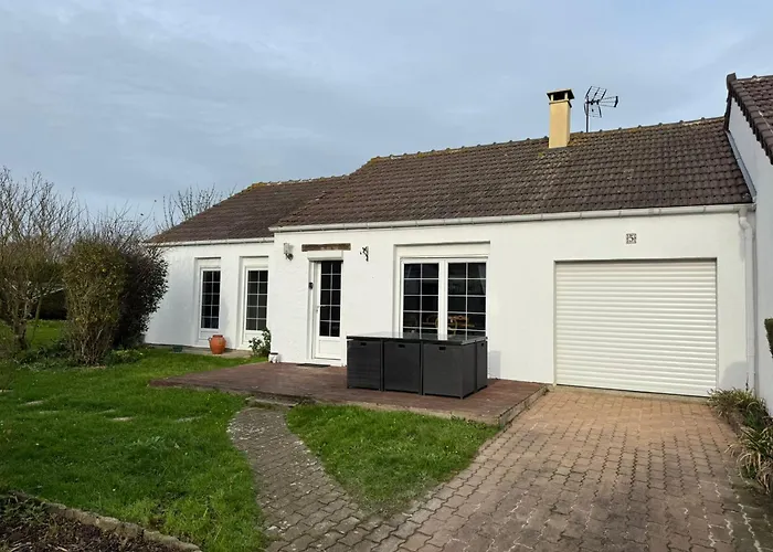 Holiday home Le Rivage, Maison Avec Jardin Proche De La Saint-Aubin-Sur-Mer (Calvados)